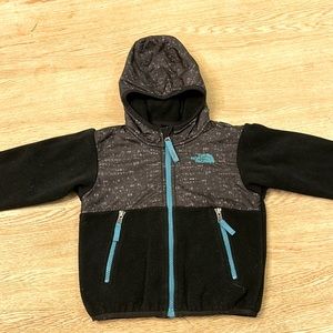 Toddler size 2T North Face fleece coat with hood, like new. Black, gray, teal